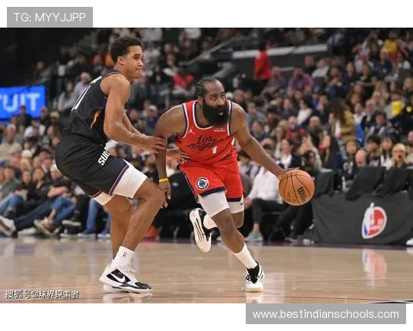 哈登引航快船近11战9胜猛进攻 哈登引航快船近11战9胜猛进攻