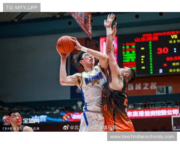 北京大胜山东 周琦杰曼联手轰高分
